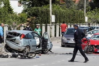 Lančani udes u Podgorici, povrijeđene tri osobe Lančani udes u Podgorici, povrijeđene tri osobe