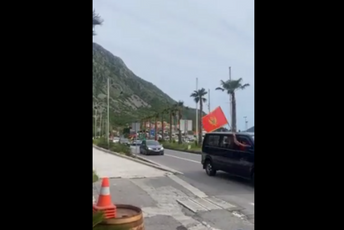 Patriotska kolona krenula ka Herceg Novom Patriotska kolona krenula ka Herceg Novom