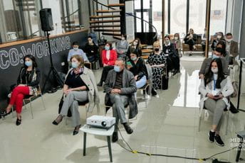 Novi izazovi, a cilj isti – odgojiti pristojne i dobre ljude Novi izazovi, a cilj isti – odgojiti pristojne i dobre ljude