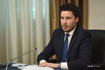 Abazović: Vlada krenula u obračun sa organizovanim kriminalom Abazović: Vlada krenula u obračun sa organizovanim kriminalom