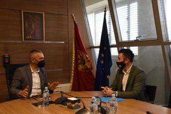 Harasani i Brđanin: Od velike važnosti nastaviti efikasno sprovođenje nadzora kako bi se suzbilo širenje epidemije i stvorili uslovi za turističku sezonu Harasani i Brđanin: Od velike važnosti nastaviti efikasno sprovođenje nadzora kako bi se suzbilo širenje epidemije i stvorili uslovi za turističku sezonu