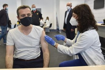 Rektor Božović uputio apel svim članovima univerzitetske zajednice da se vakcinišu Rektor Božović uputio apel svim članovima univerzitetske zajednice da se vakcinišu