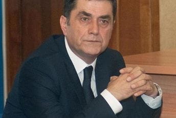 Priveden Dejan Peruničić Priveden Dejan Peruničić