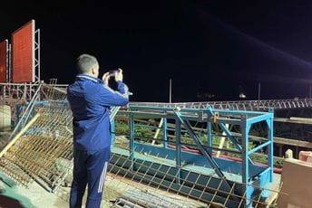 "Prvi civil koji je prešao novi most na Morači" "Prvi civil koji je prešao novi most na Morači"