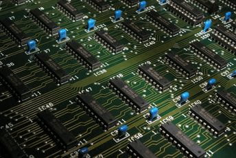 Globalna nestašica zaliha čipova, ogromni poremećaji u industriji Globalna nestašica zaliha čipova, ogromni poremećaji u industriji