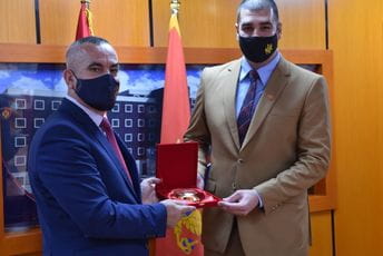 Milošević u Albaniji: Dogovoreno da se saradnja proširi na sve strukture Milošević u Albaniji: Dogovoreno da se saradnja proširi na sve strukture