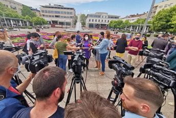 Vuković: Lijepi trenuci na nikada ljepše uređenom Trgu nezavisnosti Vuković: Lijepi trenuci na nikada ljepše uređenom Trgu nezavisnosti