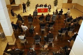 Vlada pokušava isključiti manjine iz političkog života Sa sjednice Koordinacionog odbora crnogorskih državljana na privremenom radu u SAD-u