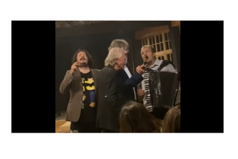 Zvijezda kampanje GP URA u provodu sa negatorom genocida Zvijezda kampanje GP URA u provodu sa negatorom genocida