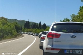 Velike kolone na putu Podgorica - Cetinje Velike kolone na putu Podgorica - Cetinje