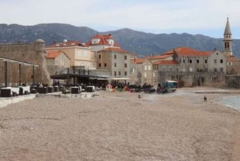 Neprihvatljiva odluka o zabrani organizovanja dočeka Nove godine Neprihvatljiva odluka o zabrani organizovanja dočeka Nove godine