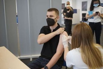 U Crnoj Gori revakcinisano 147.806 osoba U Crnoj Gori revakcinisano 147.806 osoba