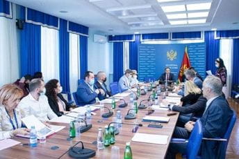 Ne daju da rukovodioce biraju školski odbori Ne daju da rukovodioce biraju školski odbori