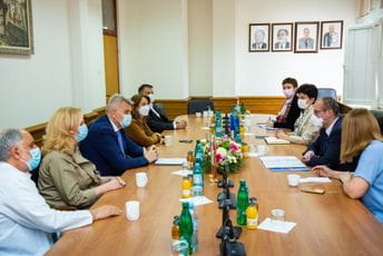 Regionalni direktor SZO za Evropu dr Hans Kluge posjetio Medicinski fakultet Prof. dr Miodrag Radunović sastao se sa dr Hans Klugeom