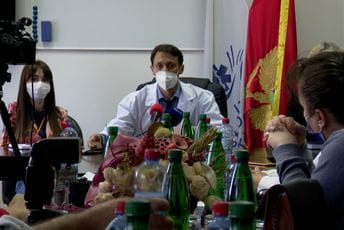 Mitrović: Nikšićka bolnica do kraja godine mora da isplati 120.000 po osnovu izgubljenog sudskog postupka Direktor Opšte bolnice Nikšić Marko Mitrović