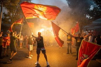 PKS: Bolje Mickey da brine o siromašnim, no što cmače popove po bijelom svijetu! PKS: Bolje Mickey da brine o siromašnim, no što cmače popove po bijelom svijetu!