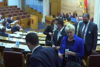 DPS napustio sjednicu Skupštine DPS napustio sjednicu Skupštine