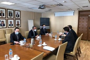 Spajić i Milatović sa Staikourasom: Saglasni da krizu treba iskoristiti da ubrzamo reforme jer je to jedini put da ovo ne bude privremena, već održiva pobjeda Spajić i Milatović sa Staikourasom: Saglasni da krizu treba iskoristiti da ubrzamo reforme jer je to jedini put da ovo ne bude privremena, već održiva pobjeda