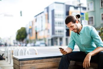 Zaboravite novčanike, plaćanje mobilnim telefonima je jednostavnije i bezbjednije Zaboravite novčanike, plaćanje mobilnim telefonima je jednostavnije i bezbjednije