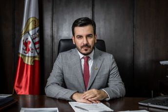 Jokić: Nema većine za promjenu imena bazena; Avramović: Tražio je juče da DPS obezbijedi kvorum