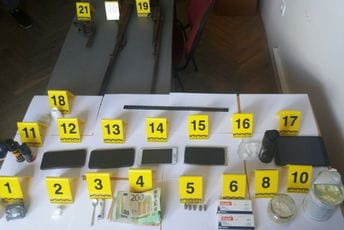 Uhapšen zbog prodaje kokaina, prilikom pretresa pokušao da napadne policajce Uhapšen zbog prodaje kokaina, prilikom pretresa pokušao da napadne policajce