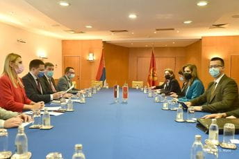 Bratić i Popović: Intenzivnija saradnja dvije zemlje za dobro svih građana Bratić i Popović: Intenzivnija saradnja dvije zemlje za dobro svih građana