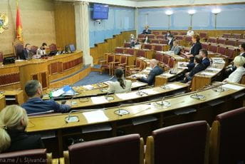 SKUPŠTINA CG: Pet plata preko 2.000 eura SKUPŠTINA CG: Pet plata preko 2.000 eura