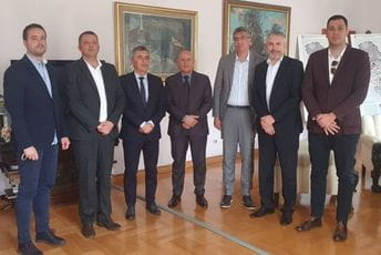 Dogovoreno formiranje zajedničkog tijela elektroprivrednih sistema Srbije i Crne Gore Dogovoreno formiranje zajedničkog tijela elektroprivrednih sistema Srbije i Crne Gore