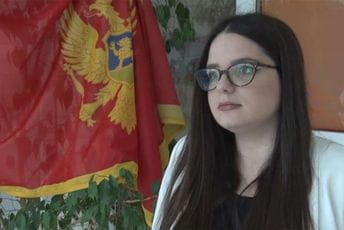 Mlada Baranka autorka logoa za proslavu 15 godina nezavisnosti Rada Ojdanić: Mlada Baranka autorka logoa za proslavu 15 godina nezavisnosti