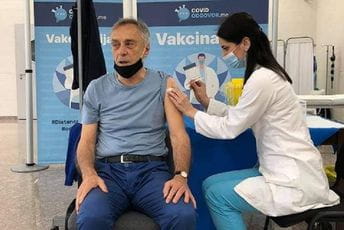 Miodrag Lekić primio vakcinu Miodrag Lekić primio vakcinu