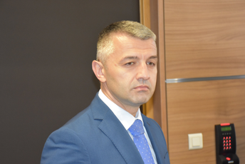 Iz HRA upozoravaju Abazovića: Ne šaljite Vučinića u diplomatsku misiju u Sloveniji Iz HRA upozoravaju Abazovića: Ne šaljite Vučinića u diplomatsku misiju u Sloveniji