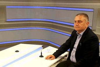 Sastanak bitan za jačanje odnosa Crne Gore i Kosova Predsjednik Udruženja Crnogoraca Lovćen Lazar Radulović