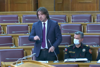 Sekulović: Problem sa službenim automobilima policije biće riješen Sekulović: Problem sa službenim automobilima policije biće riješen