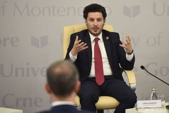 Abazović: Vjerujem da ćemo svi sa svojih pozicija širiti pomirenje Abazović: Vjerujem da ćemo svi sa svojih pozicija širiti pomirenje