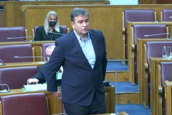 Medojević: DPS spašava vlast, rade kako Soroš kaže Medojević: DPS spašava vlast, rade kako Soroš kaže