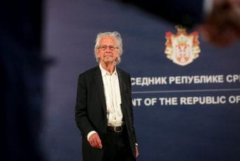 Nečuveno: Pokrenuta inicijativa da ulicu u Srebrenici dobije negator genocida Handke