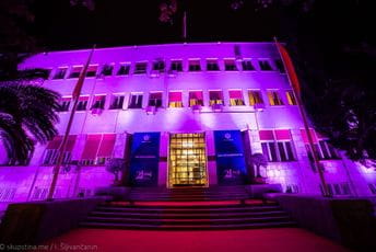 Zgrada Skupštine u ljubičastoj boji povodom Svjetskog dana zapaljenskih bolesti Zgrada Skupštine u ljubičastoj boji povodom Svjetskog dana zapaljenskih bolesti