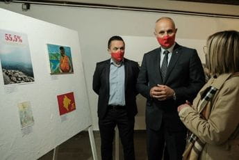 Izabrani najbolji radovi o obnovi nezavisnosti Izabrani najbolji radovi o obnovi nezavisnosti