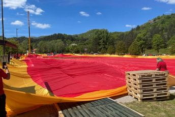 Cetinje: Pristižu građani, zastava spremna (Foto, Video) Cetinje: Pristižu građani, zastava spremna (Foto, Video)