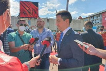 Bečić o odlasku poslanika DPS sa ceremonije: Bio sam perfektan domaćin Bečić o odlasku poslanika DPS sa ceremonije: Bio sam perfektan domaćin