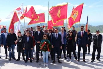 Ranko Krivokapić položio vijenac povodom 21. maja, Dana nezavisnosti Ranko Krivokapić položio vijenac povodom 21. maja, Dana nezavisnosti