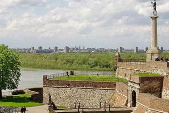 Tragedija na Kalemegdanu: Pao sa 17 metara visine i poginuo Tragedija na Kalemegdanu: Pao sa 17 metara visine i poginuo