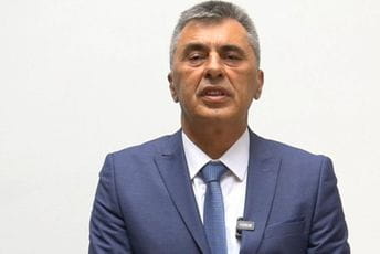 Redovnim platišama do kraja godine jedan račun besplatno Milutin Đukanović