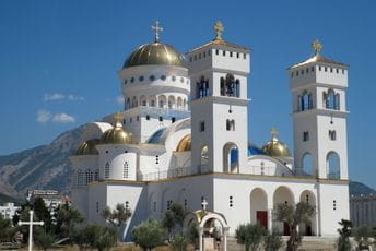 MCP: Opljačkan Saborni hram Svetog Jovana Vladimira, obijene četiri kutije za priloge, manja suvenirnica i oskrnavljen oltar MCP: Opljačkan Saborni hram Svetog Jovana Vladimira, obijene četiri kutije za priloge, manja suvenirnica i oskrnavljen oltar