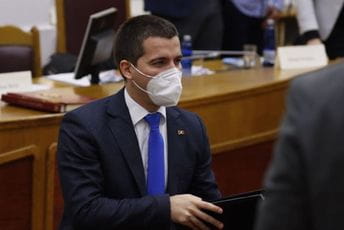 Bečić: Treba nam sistem u kom neće biti vreća u politici i kampanjama Bečić: Treba nam sistem u kom neće biti vreća u politici i kampanjama