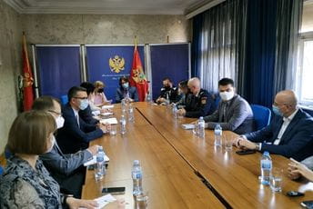 Kontinuirano osnaživati multusektorsku saradnju u upravljanju kriznim situacijama Kontinuirano osnaživati multusektorsku saradnju u upravljanju kriznim situacijama