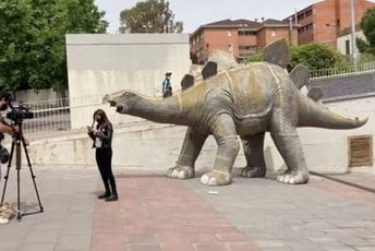 Barselona: Tijelo nestalog muškarca pronađeno u figuri dinosaurusa Figura u zabavnom parku u kojoj je pronađeno tijelo stradalog muškarca