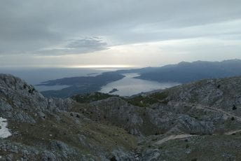 Dnevnički zapisi o Lovćenu kapetana i diplomata Viljema Sauervaldija i Jegora Kovaljevskog Dnevnički zapisi o Lovćenu kapetana i diplomata Viljema Sauervaldija i Jegora Kovaljevskog