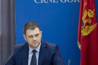 Anđušić: Nema kraja čudima u Bratićkinom resoru Anđušić: Nema kraja čudima u Bratićkinom resoru
