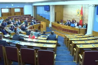 Knežević Krivokapiću: Smanjite doživljaj, ako treba može pauza da popijete jednu Knežević Krivokapiću: Smanjite doživljaj, ako treba može pauza da popijete jednu